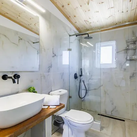 Vainas Belvedere Villa *